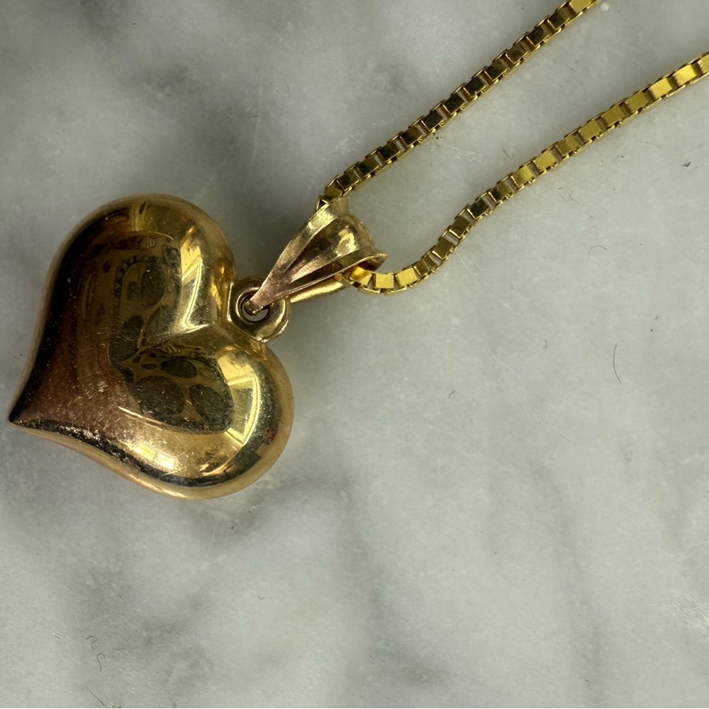 Gold Heart Pendant Necklace